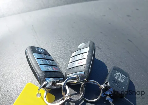 2018 Kia Sedona Ex z USA, uszkodzony, nr VIN KNDMC5C11J6400884